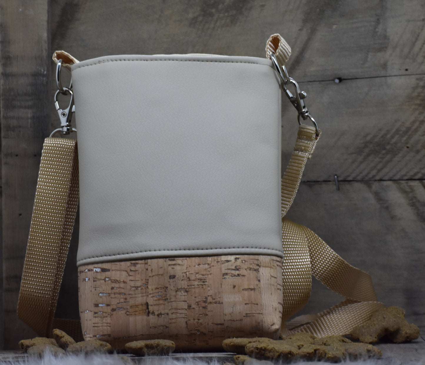 Futterbeutel Lassie in Creme / Glossy-Kork